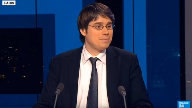 Ông Benoit Quennedey xuất hiện trong một cuộc phỏng vấn trên truyền hình. Ảnh: France 24