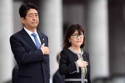 Bà Inada từng được coi là trợ lý thân cận của Thủ tướng Nhật Bản Shinzo Abe. Ảnh: Mainichi