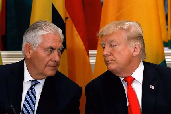 Tổng thống Mỹ Donald Trump đã thay thế vị trí Ngoại trưởng Rex Tillerson bằng Giám đốc CIA Mike Pompeo. Ành: CNBC Tổng thống Mỹ Donald Trump đã thay thế vị trí Ngoại trưởng Rex Tillerson bằng Giám đốc CIA Mike Pompeo. Ành: CNBC