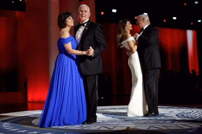 Phó Tổng thống Mike Pence cùng phu nhân cũng tham gia điệu nhảy này. Ảnh: Reuters