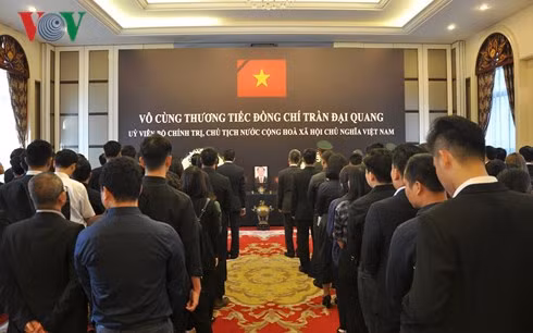 Đại sứ quán Việt Nam tại Trung Quốc tổ chức lễ viếng Chủ tịch nước Trần Đại Quang. Ảnh: VOV