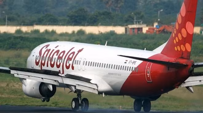 Máy bay của hãng SpiceJet. Ảnh: The Indian Express