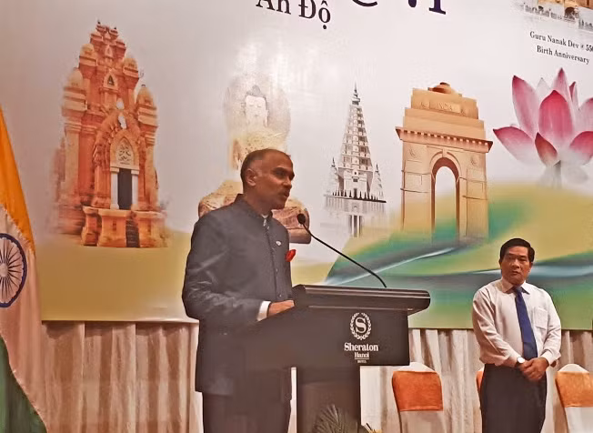 Đại sứ Ấn Độ tại Việt Nam Parvathaneni Harish phát biểu tại lễ kỷ niệm.