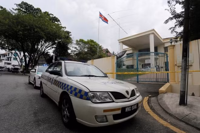 Khu vực Đại sứ quán Triều Tiên tại Malaysia đã bị phong tỏa. Ảnh: Reuters