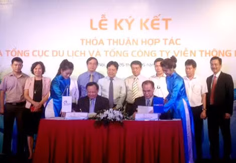 Lễ ký kết giữa Tổng cục Du lịch và Tổng công ty Viễn thông Mobifone. Lễ ký kết giữa Tổng cục Du lịch và Tổng công ty Viễn thông Mobifone.