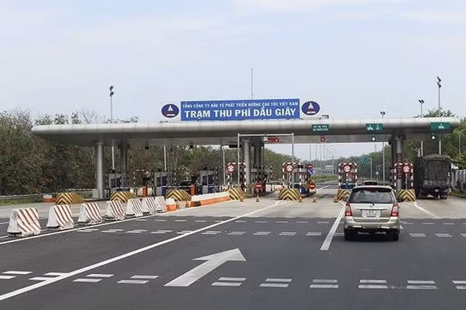 Trung bình một ngày đêm (3 ca), trạm thu phí Dầu Giây thu được 1,1 tỷ đồng.