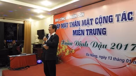 Ông Bùi Xuân, Phó trưởng Ban Tuyên giáo Thành ủy Đà Nẵng ghi nhận sự đóng góp tích cực của Báo CAND, đặc biệt đối với hoạt động xã hội - từ thiện của Báo. Ông Bùi Xuân, Phó trưởng Ban Tuyên giáo Thành ủy Đà Nẵng ghi nhận sự đóng góp tích cực của Báo CAND, đặc biệt đối với hoạt động xã hội - từ thiện của Báo.