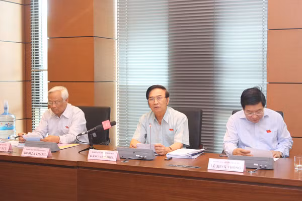 Thượng tướng Đặng Văn Hiếu, Uỷ viên Trung ương Đảng, Thứ trưởng Thường trực Bộ Công an thảo luận tại tổ về dự thảo Bộ luật tố tụng hình sự (sửa đổi).