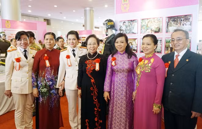 Phó Chủ tịch nước Nguyễn Thị Doan và các đại biểu tại Đại hội.