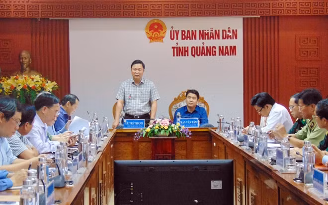 Ông Lê Trí Thanh phát biểu chỉ đạo tại cuộc họp.