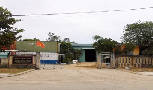 Thùng phuy hóa chất phát nổ gây ô nhiễm môi trường nghiêm trọng
