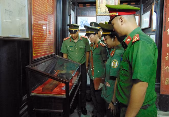 Tuổi trẻ Cụm thi đua số 7 tìm hiểu cuộc đời, sự nghiệp cách mạng của Cụ Huỳnh Thúc Kháng.