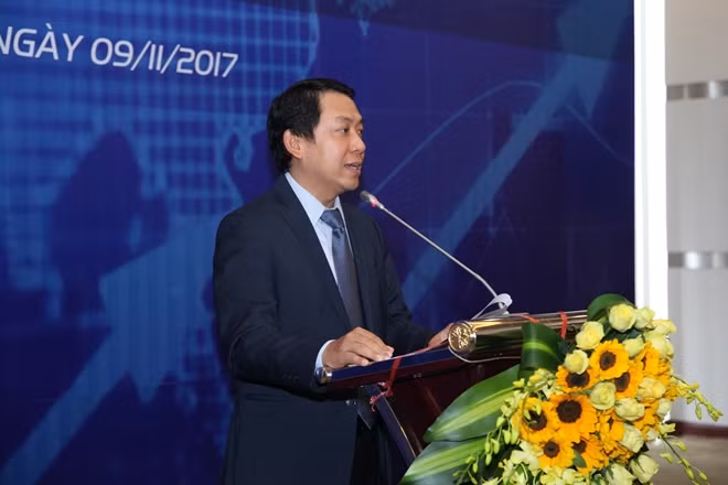 Ông Bùi Sơn Nam, Phó Tổng giám đốc MobiFone phát biểu tại lễ ký kết.