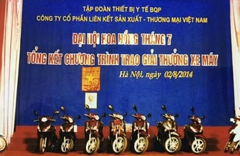 Hoa hồng là xe máy.