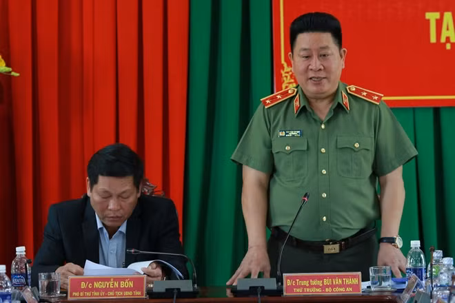 Thứ trưởng Bùi Văn Thành phát biểu tại buổi làm việc.