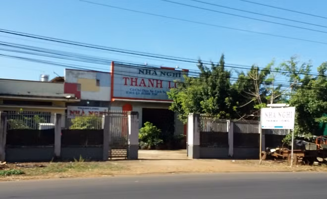 Nhà nghỉ nơi anh Thế cùng con gái đến thuê và xảy vụ việc đau lòng trên