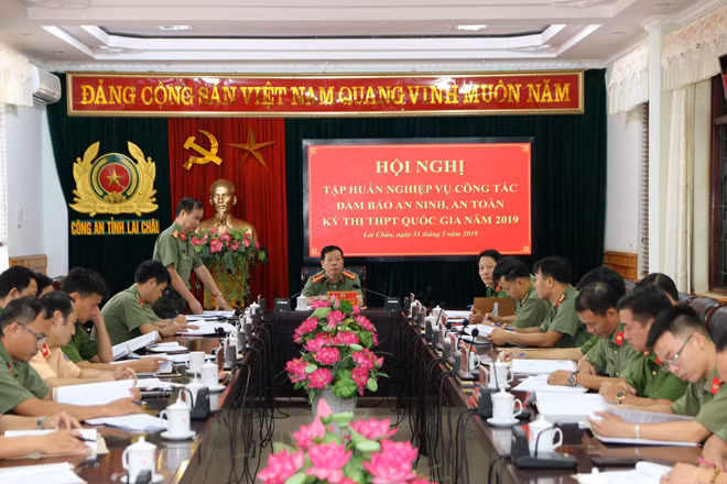 Công an Lai Châu tổ chức tập huấn nghiệp vụ công tác đảm bảo an ninh, an toàn kỳ thi THPT quốc gia năm 2019.