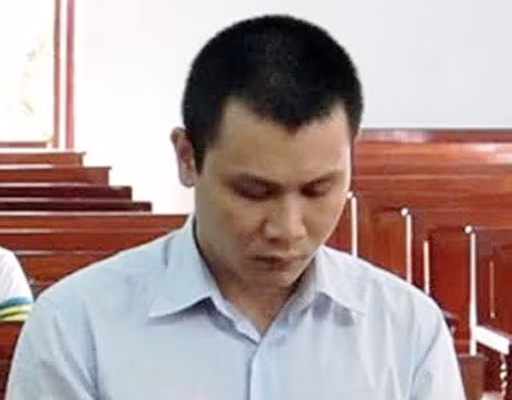 Bị cáo Nguyễn Quang Vỉnh tại phiên tòa.