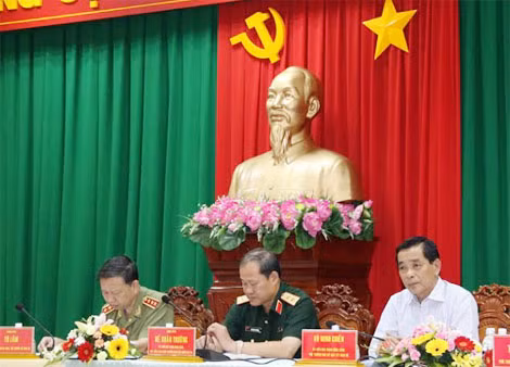 Thứ trưởng Tô Lâm cùng các đại biểu chủ trì hội nghị
