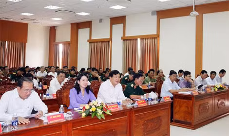 Các đại biểu tham dự hội nghị.