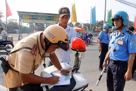 Tăng cường các biện pháp bảo đảm trật tự, TTATGT 2 ngày cuối dịp Tết. Tăng cường các biện pháp bảo đảm trật tự, TTATGT 2 ngày cuối dịp Tết.