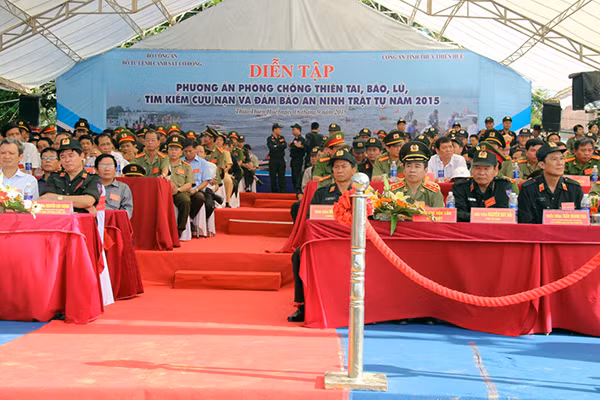 Các đại biểu tham dự buổi diễn tập.
