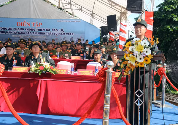 Thiếu tướng Bùi Tiến Cam, Phó Tư lệnh CSCĐ, Phó Trưởng Ban Thường trực Ban chỉ đạo diễn tập đã phát biểu chỉ đạo.