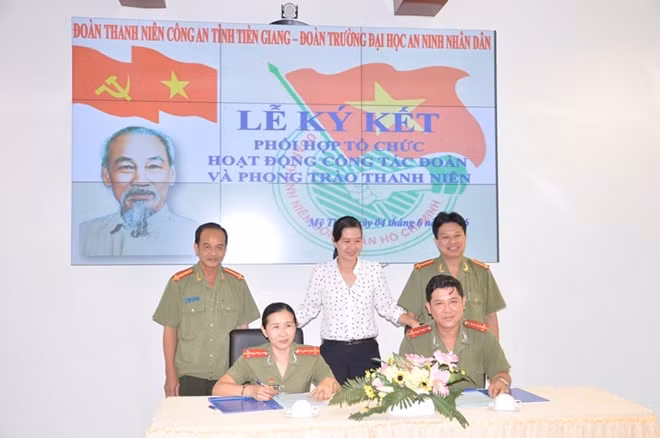 Lễ ký kết giao ước phối hợp. Ảnh Chiến Dương.