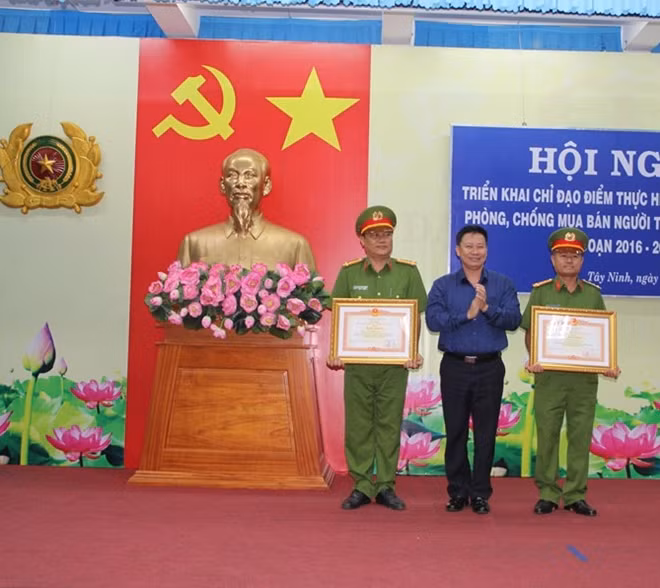 Các tập thể nhận bằng khen của Thủ tướng Chính phủ, Bộ Công an