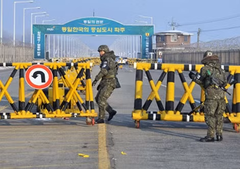 Để đáp trả Seoul, Bình Nhưỡng yêu cầu tất cả người Hàn Quốc rời khỏi khu công nghiệp chung.