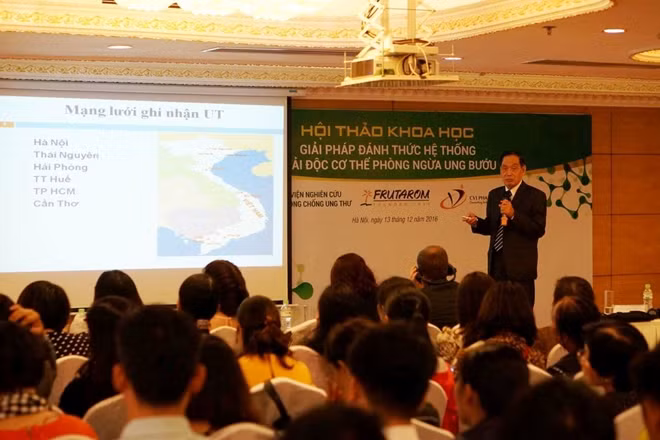 GS.TS Nguyễn Bá Đức nhấn mạnh vai trò của phòng bệnh ung thư
