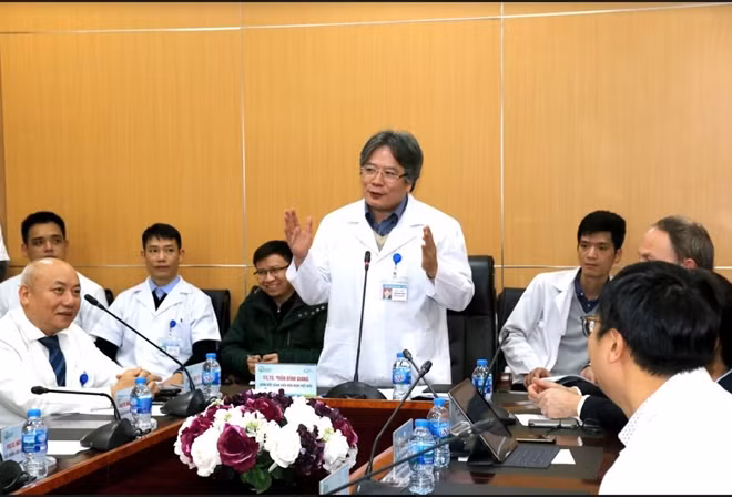 GS. Trân Bình Giang