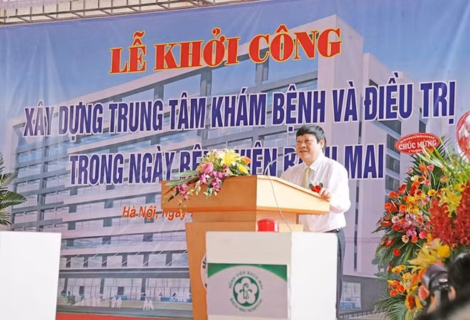 Thứ trưởng Bộ Y tế phát biểu tại lễ khởi công