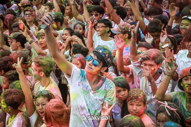Chương trình Color Race 2015 của Metfone nhận Giải Vàng hạng mục “Chiến dịch marketing của năm”.