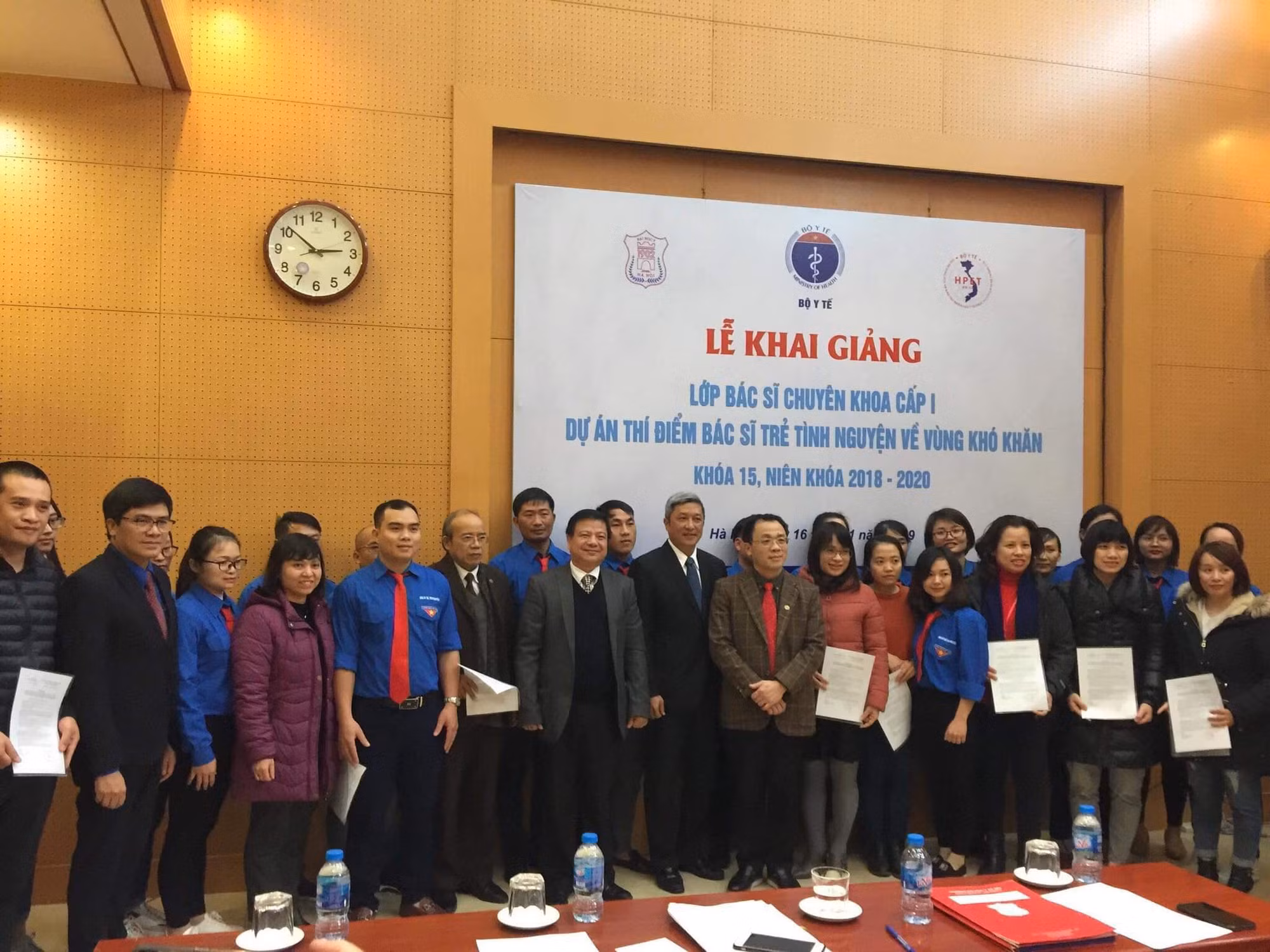 Bác sĩ trẻ tình nguyện đến những vùng đặc biệt khó khăn ảnh 3
