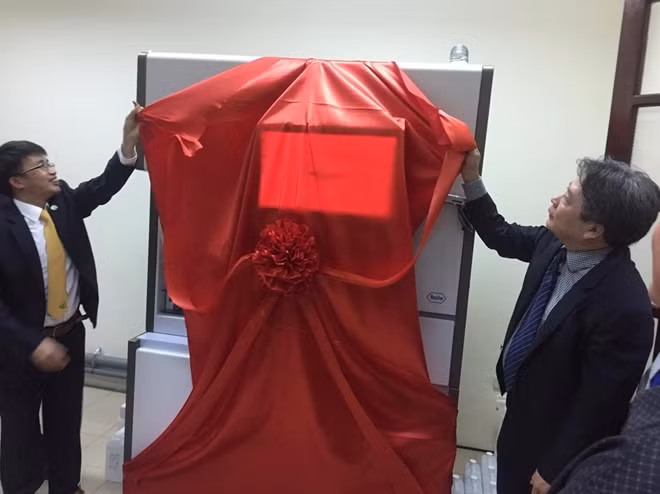 Khai trương hệ thống máy xét nghiệm hiện đại