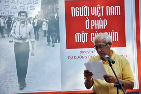 Ông Lê Tấn Xuân phát biểu tại lễ khai mạc triển lãm.