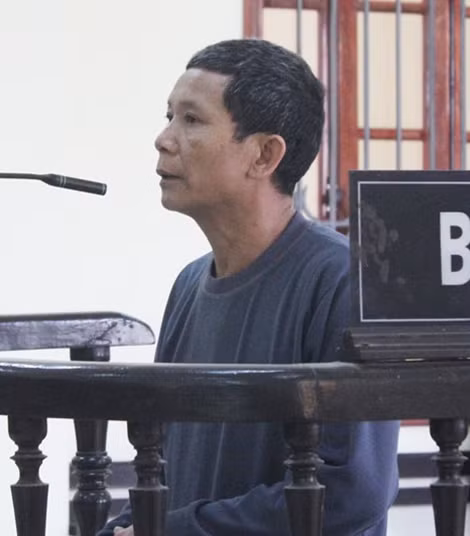 Mức án 13 năm tù giam cho Nguyễn Hữu Khính về tội giết người.