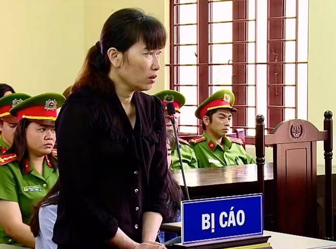 Bị cáo Linh thừa nhận toàn bộ hành vi phạm tội của mình.