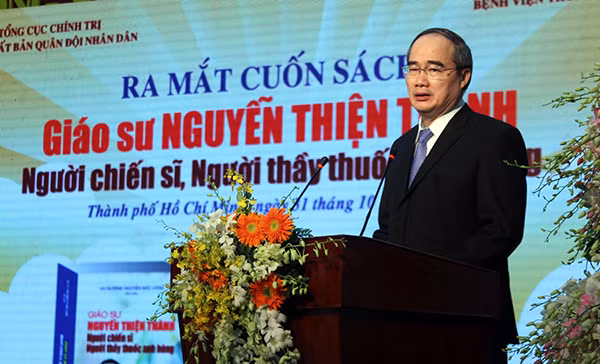 Giáo sư Nguyễn Thiện Nhân xúc động kể lại những kỷ niệm về người cha đáng kính của mình.