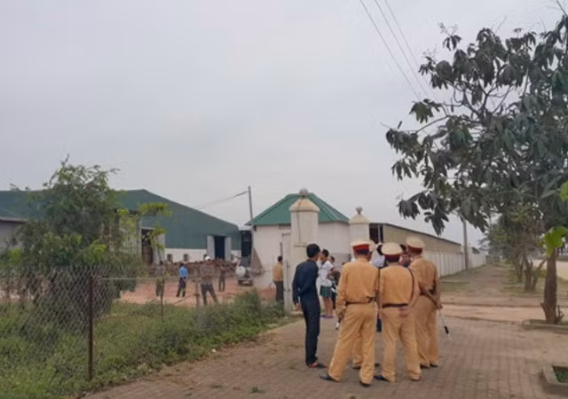 Lực lượng Công an phong tỏa hiện trường.