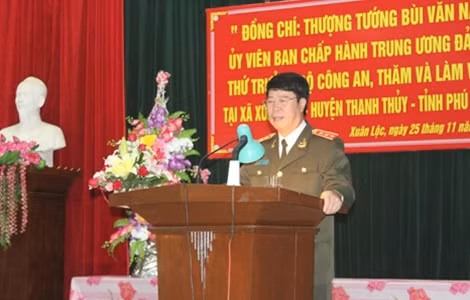 Thứ trưởng Bùi Văn Nam phát biểu tại buổi làm việc.