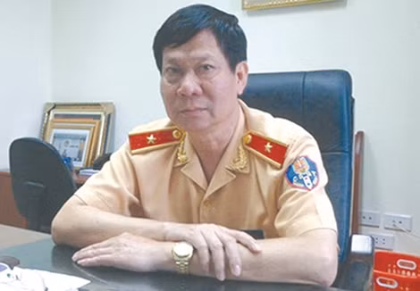 Với những đóng góp cho ngành Giao thông, Thiếu tướng Nguyễn Văn Tuyên đã được nhận Kỷ niệm chương “Vì sự nghiệp GTVT” vào năm 2014.