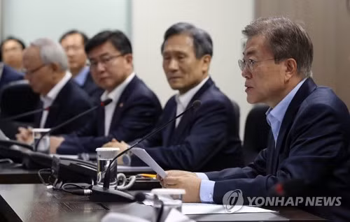 Tân Tổng thống Hàn Quốc Moon Jae-in đã phải tổ chức họp khẩn, sau khi Bình Nhưỡng thử tên lửa đạn đạo mới nhất, sáng sớm 14-5.