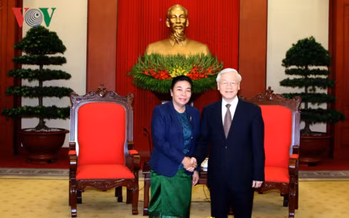 Tổng Bí thư Nguyễn Phú Trọng tiếp Trưởng Ban Đối ngoại Trung ương Đảng Nhân dân Cách mạng Lào Sounthone Sayachac