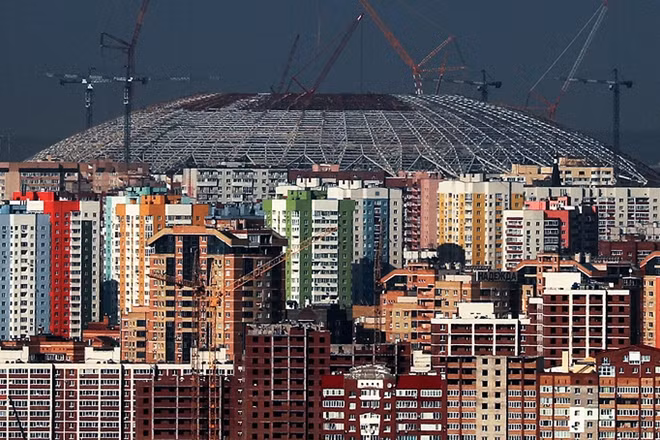 Ngày 25-8, sân vận động Samara Arena đang trong quá trình hoàn thiện để phục vụ FIFA World Cup 2018. Ảnh: Tass/ Sergei Fadeichev.