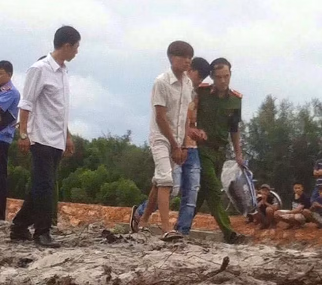 Công an tỉnh Thừa Thiên- Huế thực nghiệm điều tra vụ thiếu nữ bị hãm hiếp.