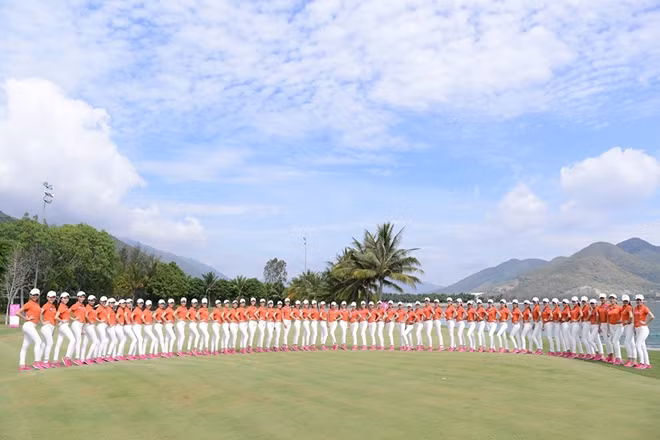 Niềm vui rạng rỡ trên gương mặt những người đẹp đến Diamond bay Resort and spa Nha Trang tham dự vòng bán kết.