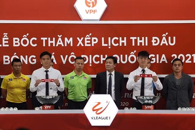 Trần Nguyên Mạnh và Duy Mạnh bốc thăm xếp lịch thi đấu V.league 2021.