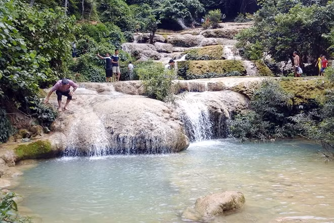 Thác Mây mùa nước cạn.